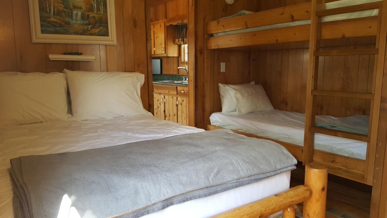 Silver Lake Park Campground & Cabins Hotel Belmont ภายนอก รูปภาพ