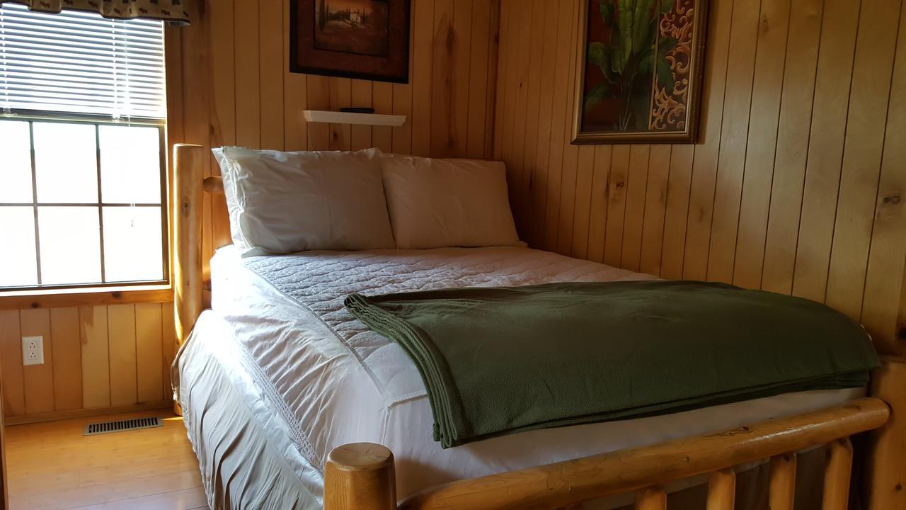 Silver Lake Park Campground & Cabins Hotel Belmont ภายนอก รูปภาพ
